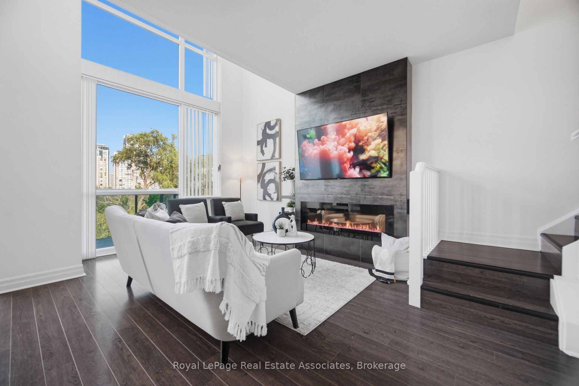 220 Burnhamthorpe Road W 305 Property Photo 1