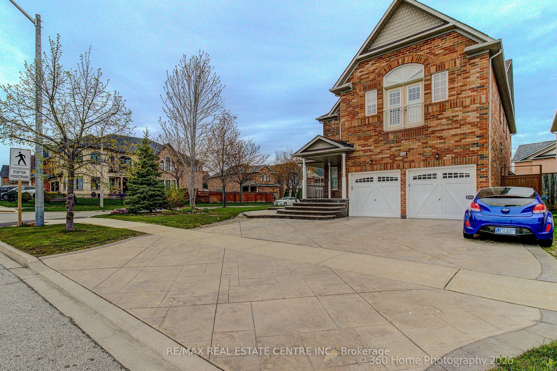 806 White Clover Way Property Photo 3