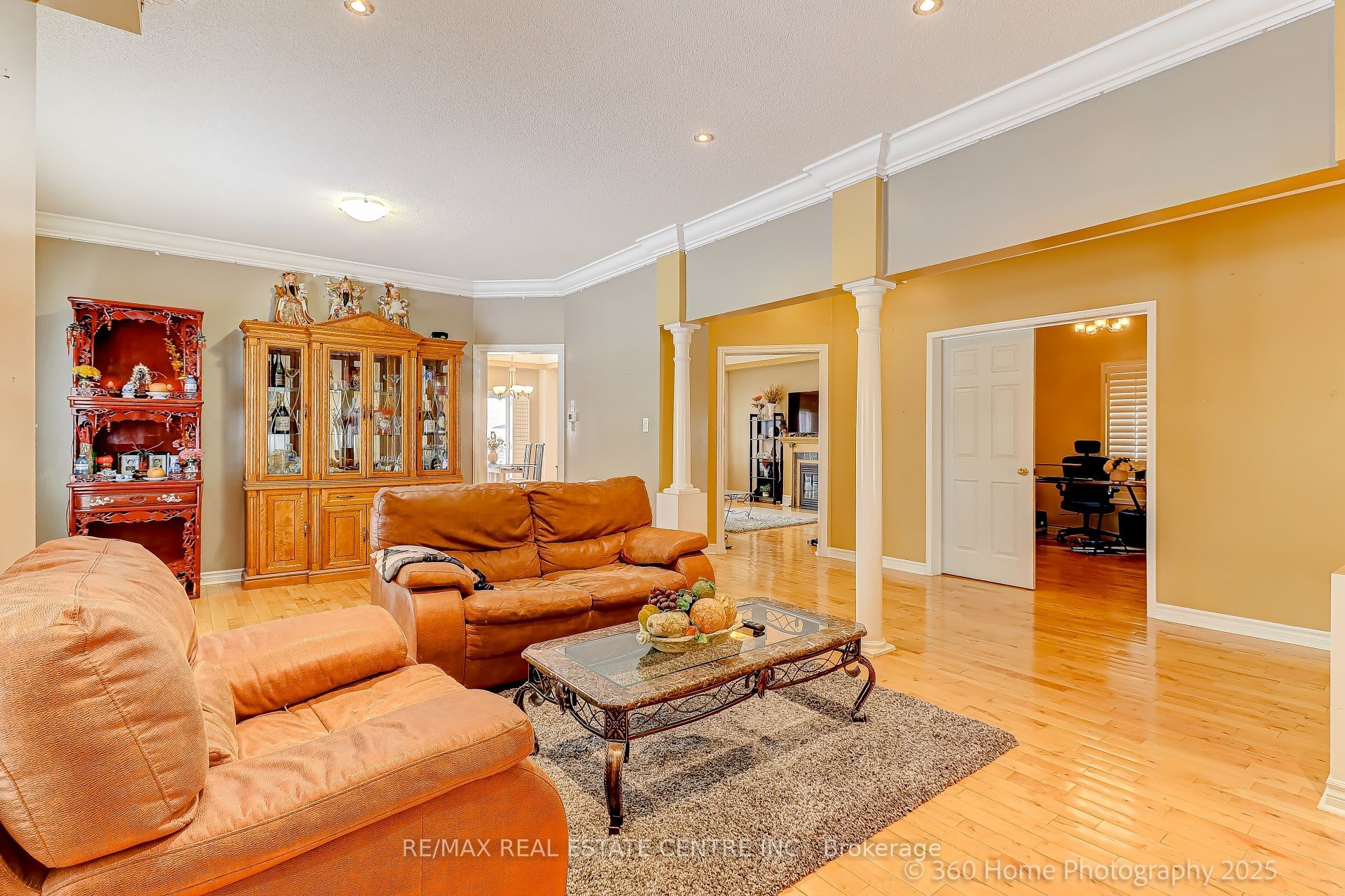 806 White Clover Way Property Photo 7