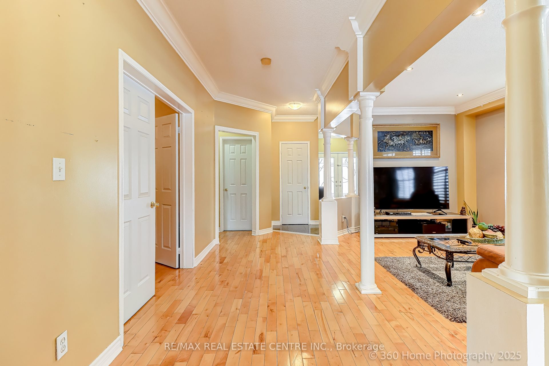 806 White Clover Way Property Photo 8