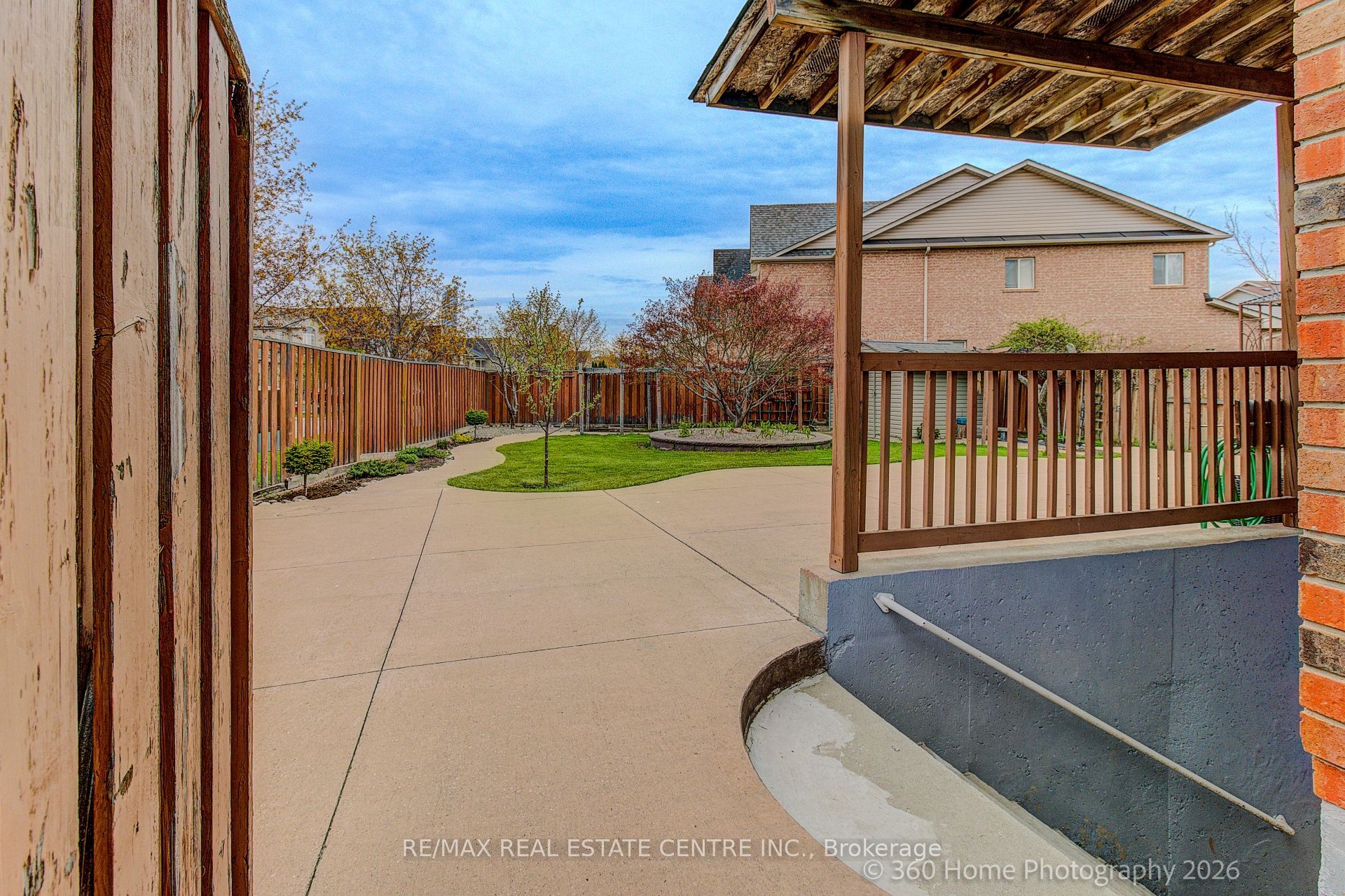 806 White Clover Way Property Photo 24