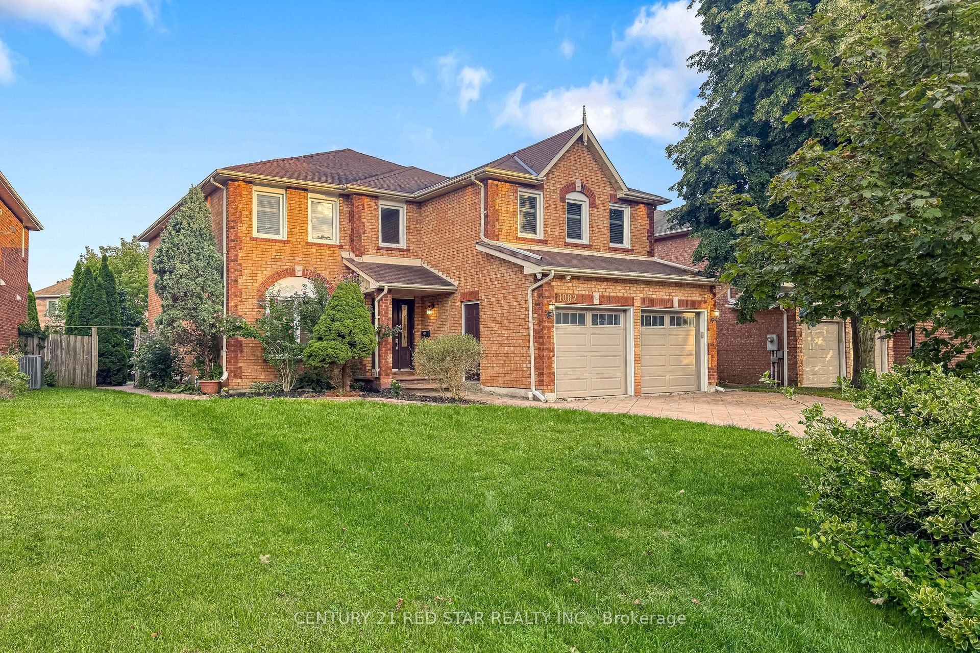 1082 Haydonbridge Court Property Photo 3