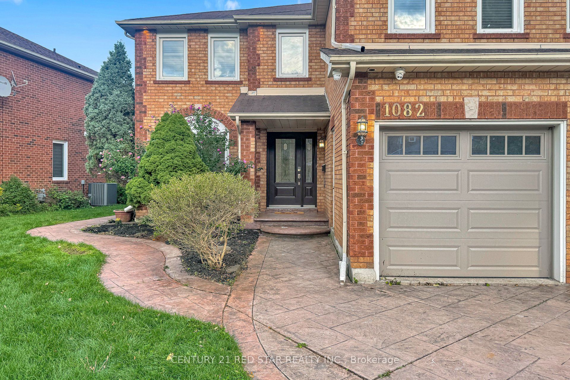1082 Haydonbridge Court Property Photo 9