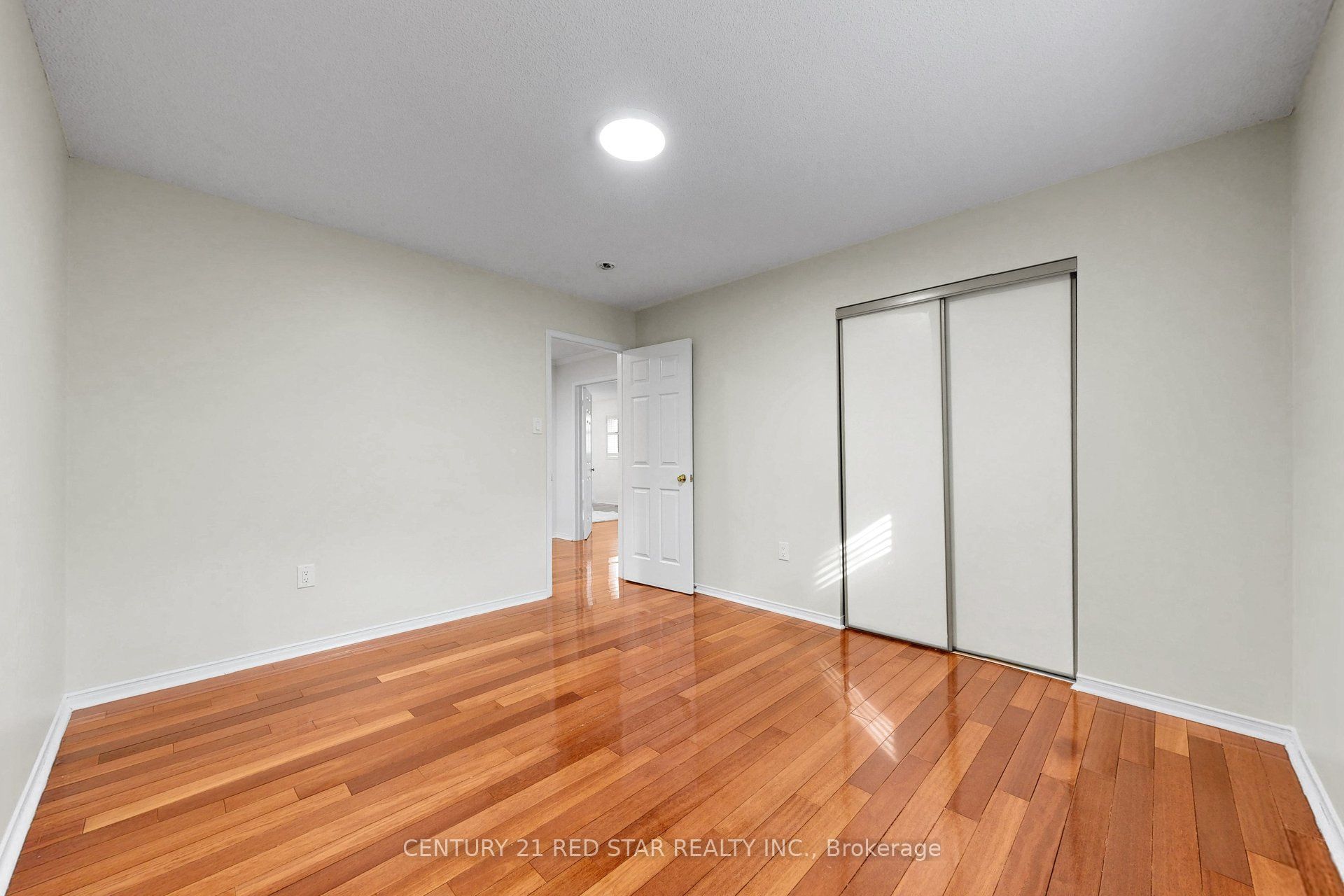 1082 Haydonbridge Court Property Photo 32