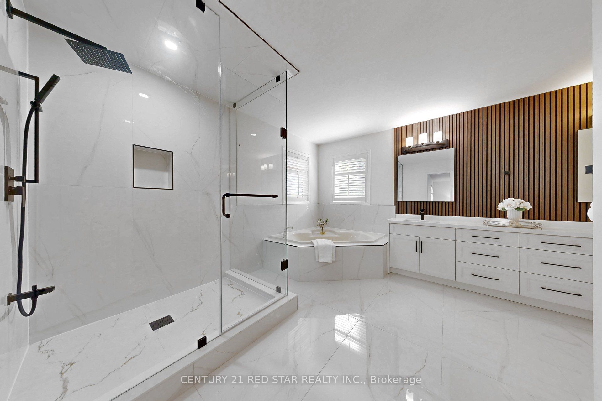 1082 Haydonbridge Court Property Photo 37