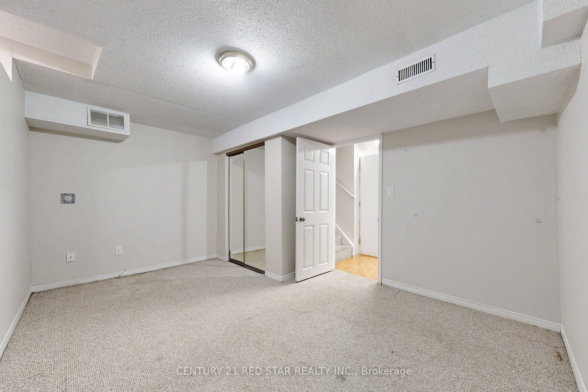 1082 Haydonbridge Court Property Photo 43