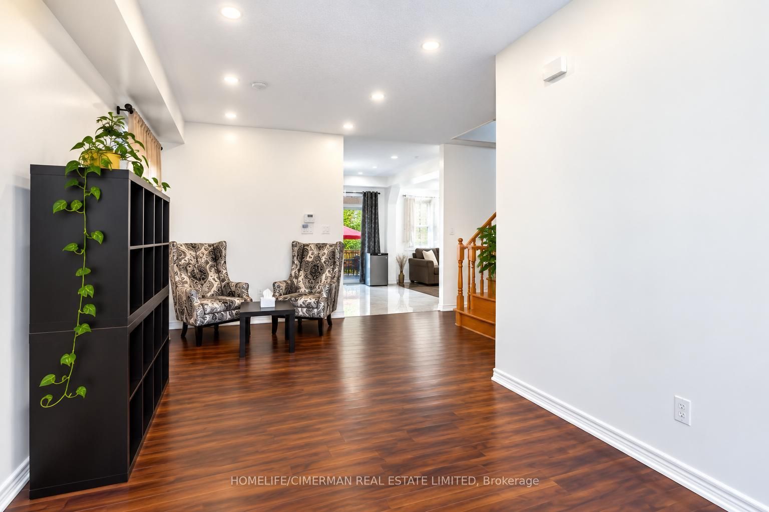 7 Okanagan Drive E Property Photo 14