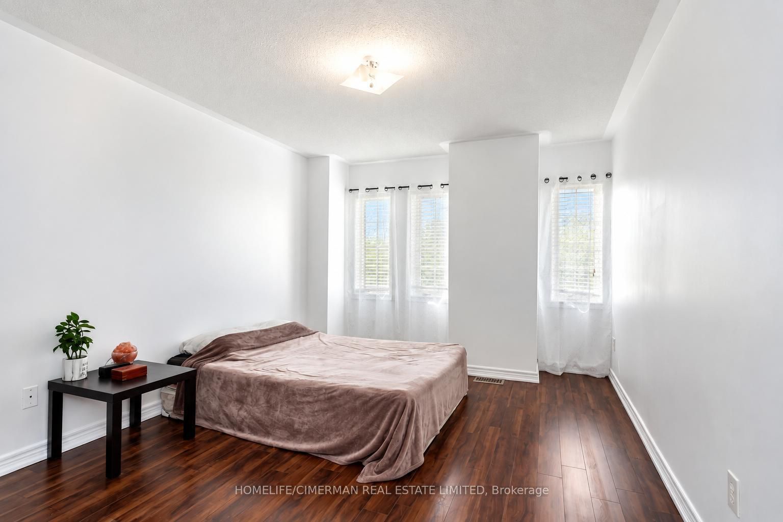 7 Okanagan Drive E Property Photo 15