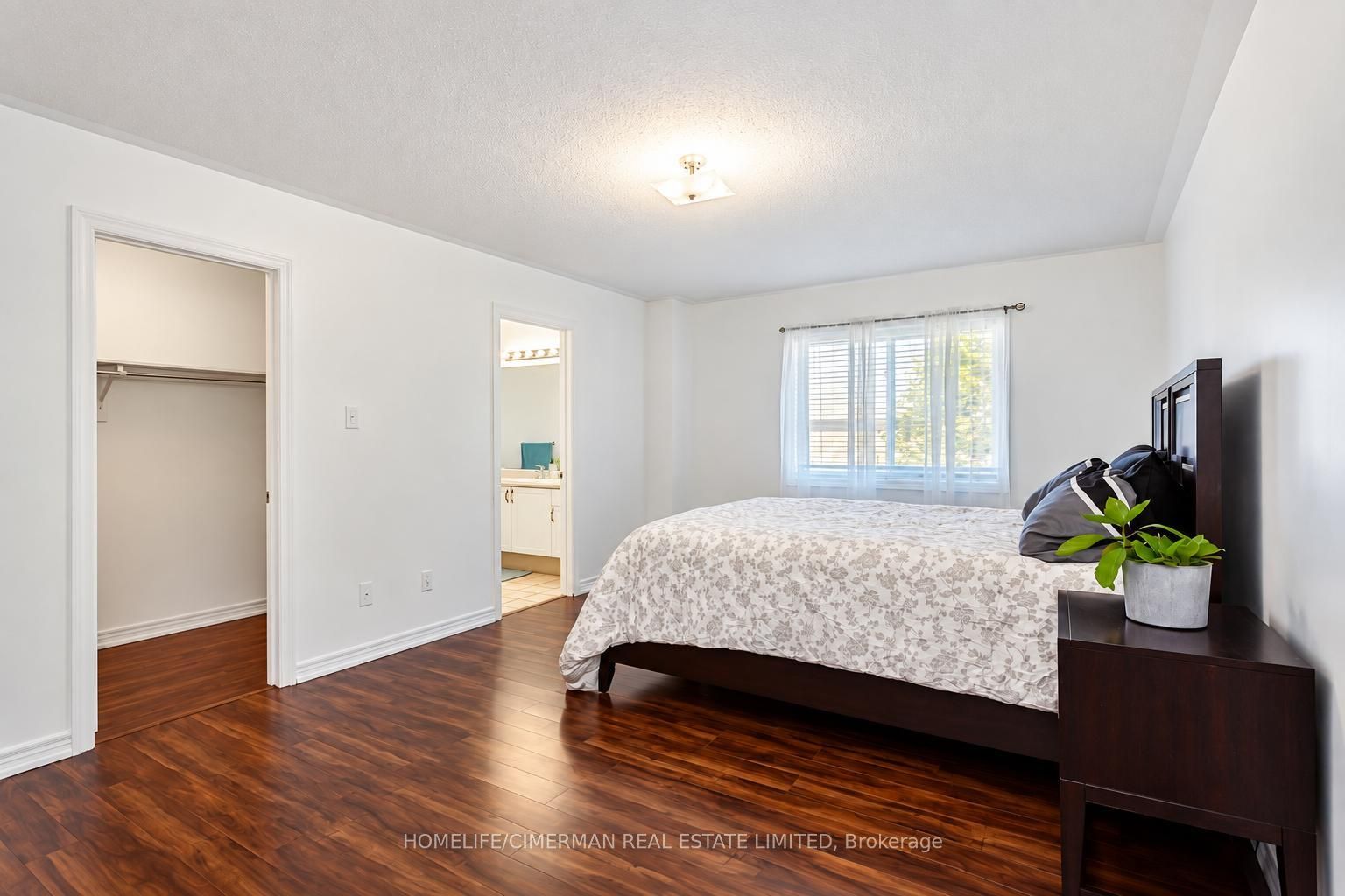 7 Okanagan Drive E Property Photo 16