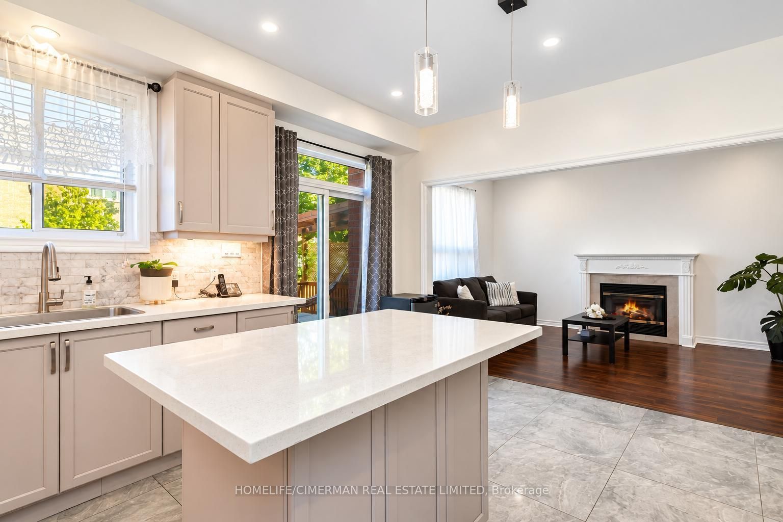 7 Okanagan Drive E Property Photo 17