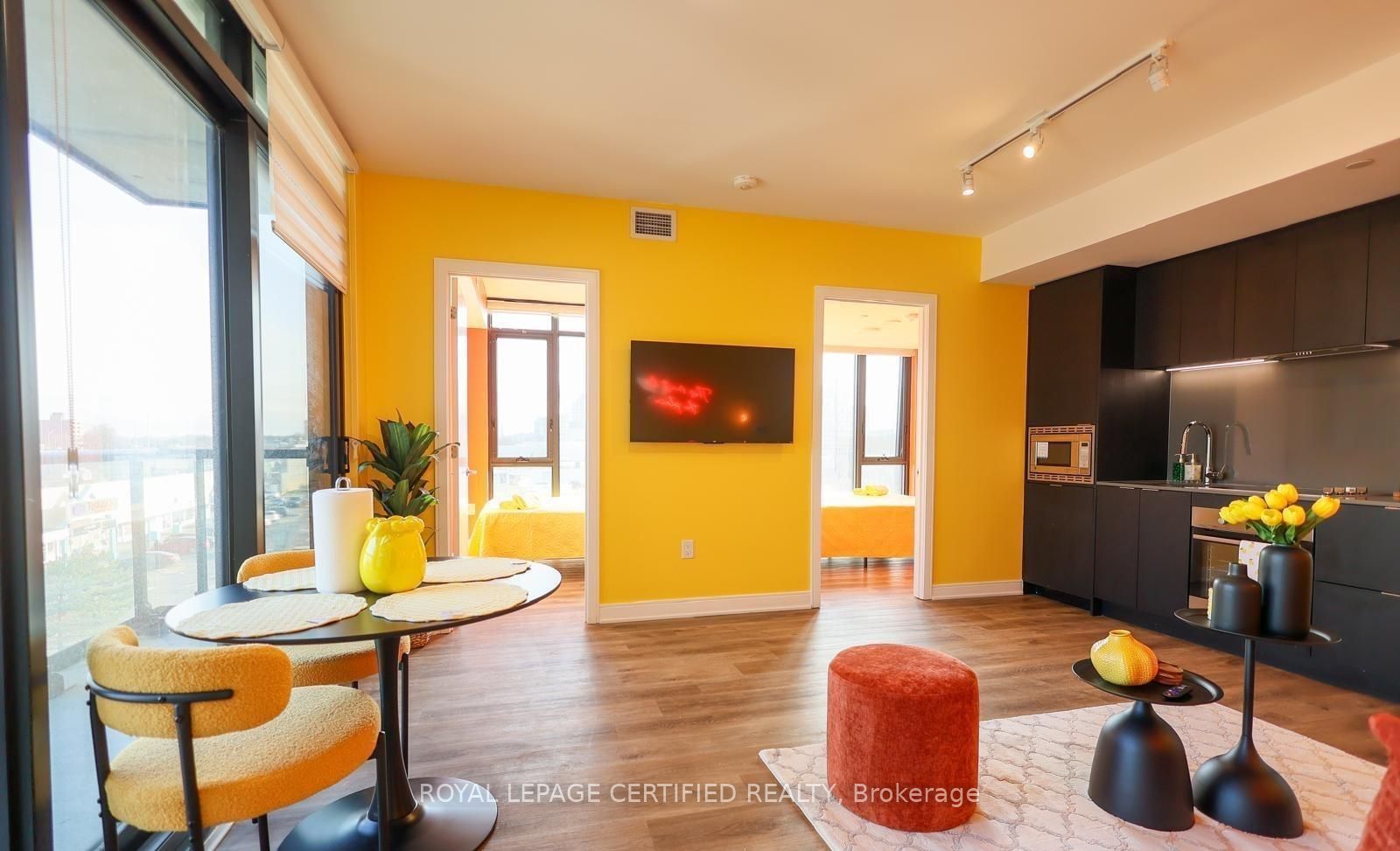 86 Dundas Street E 302 Property Photo 4