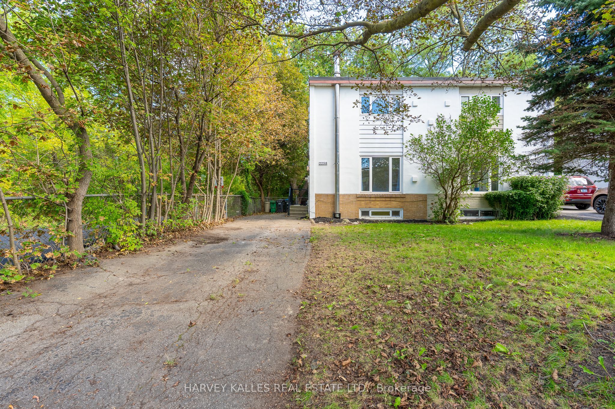 2258 Brookhurst Road Property Photo 1