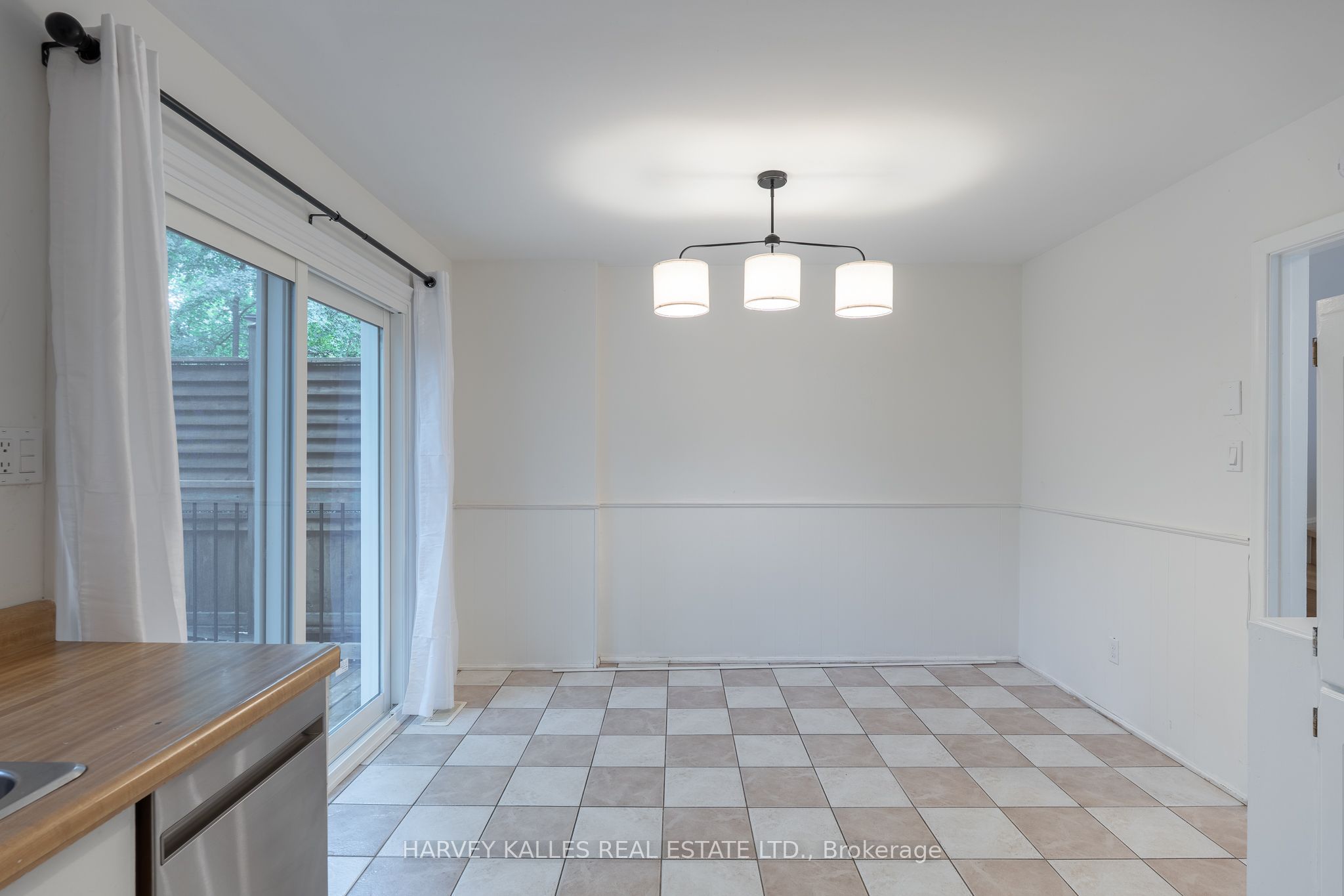 2258 Brookhurst Road Property Photo 6