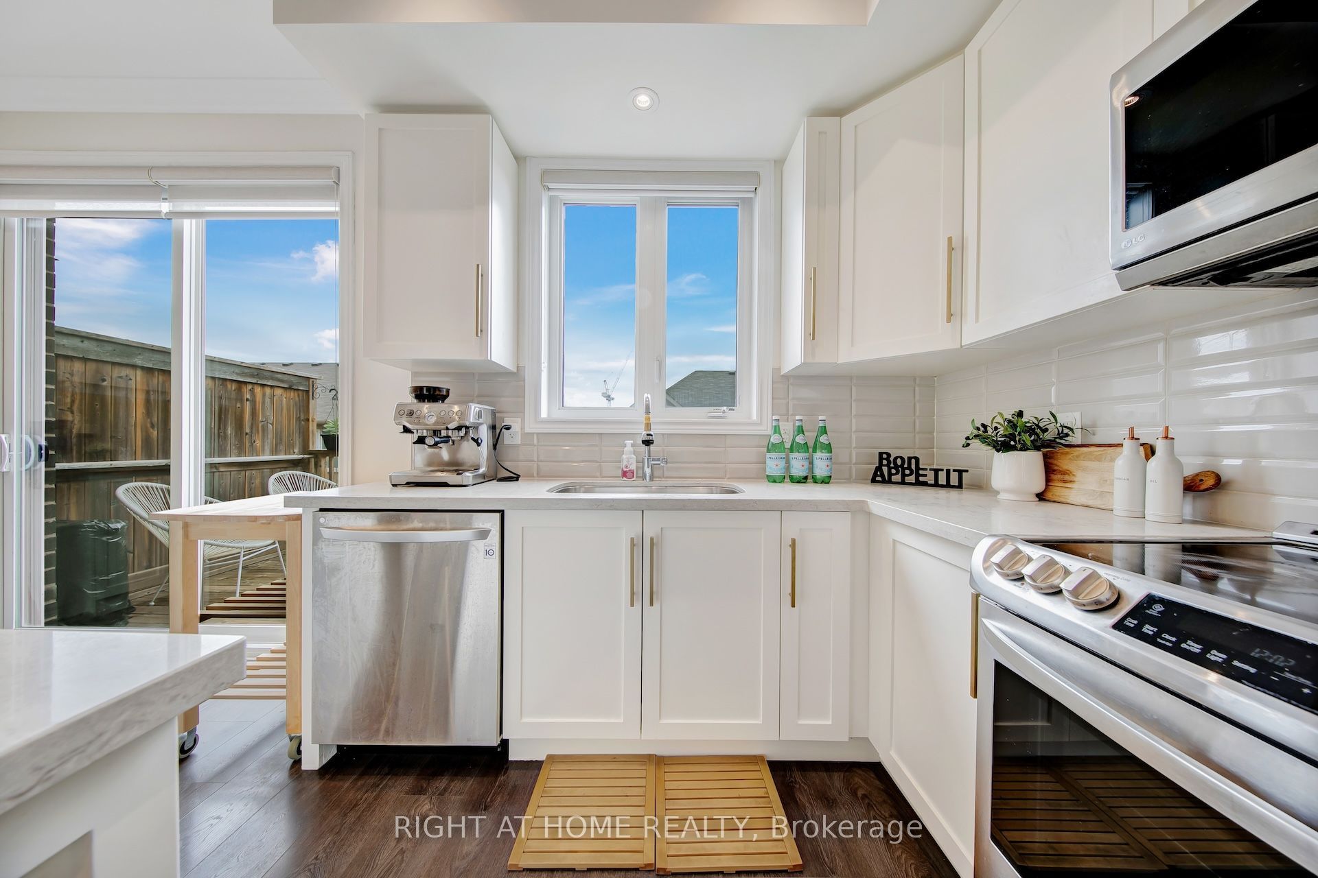408 Belcourt Common Property Photo 16