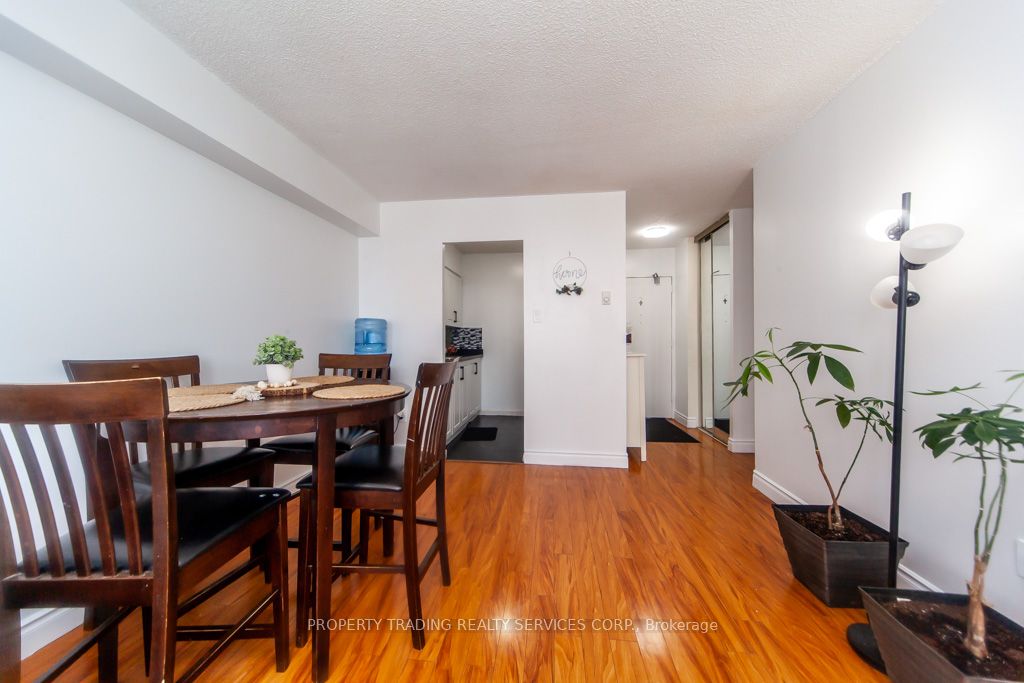 50 Lotherton Pathway 402 Property Photo 10