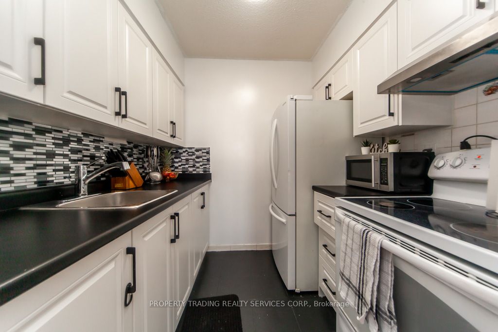 50 Lotherton Pathway 402 Property Photo 16