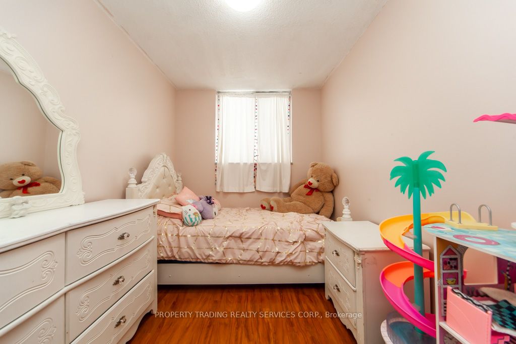 50 Lotherton Pathway 402 Property Photo 19
