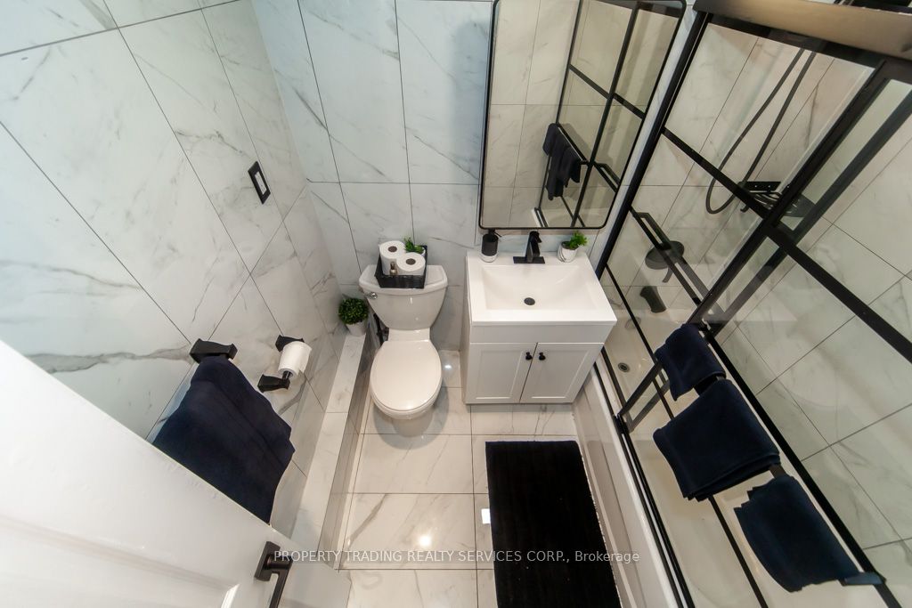 50 Lotherton Pathway 402 Property Photo 26