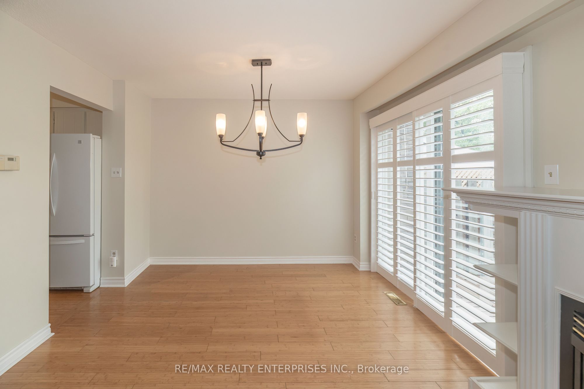 1066 Runnymead Crescent Property Photo 7