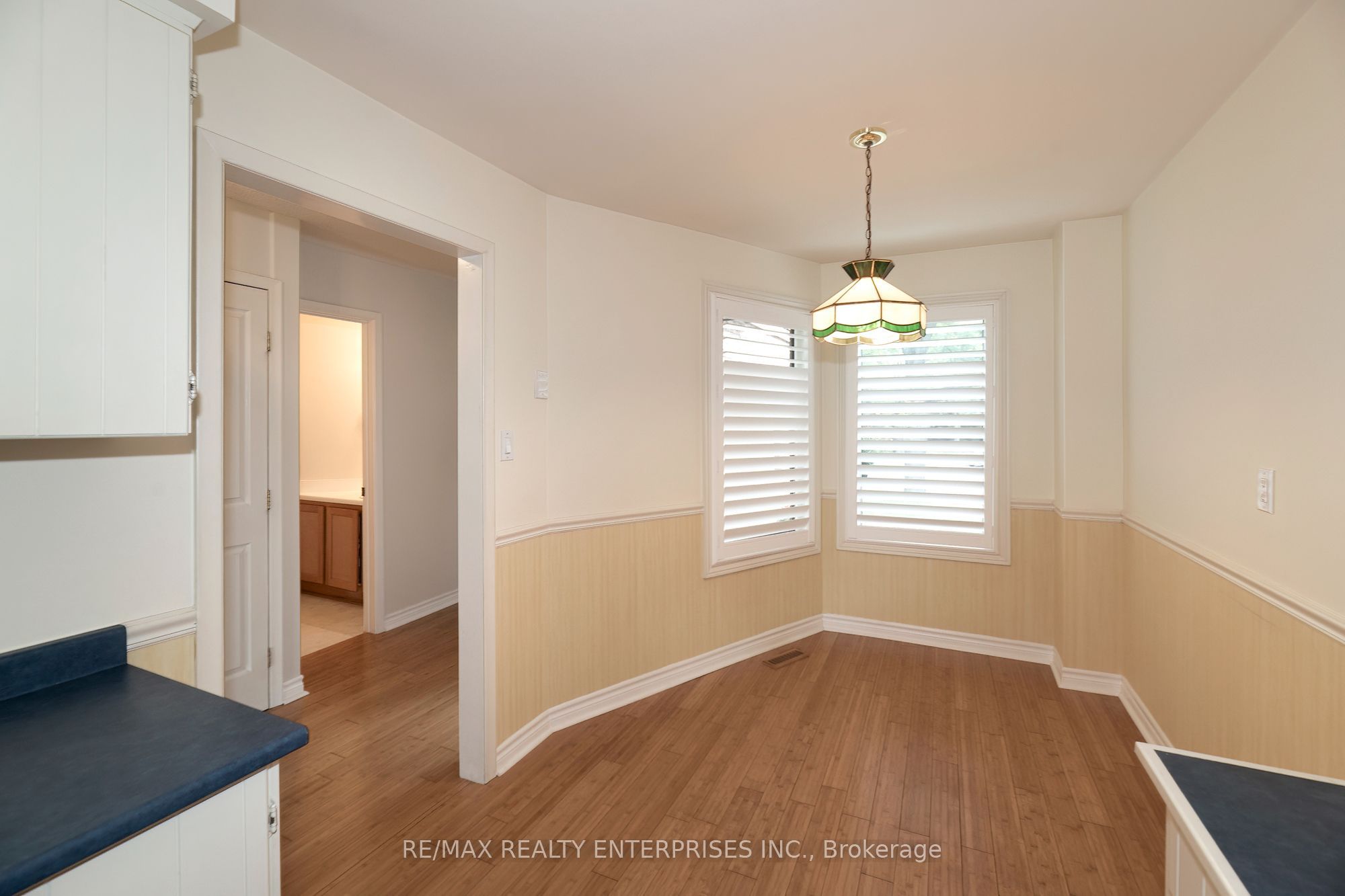 1066 Runnymead Crescent Property Photo 14