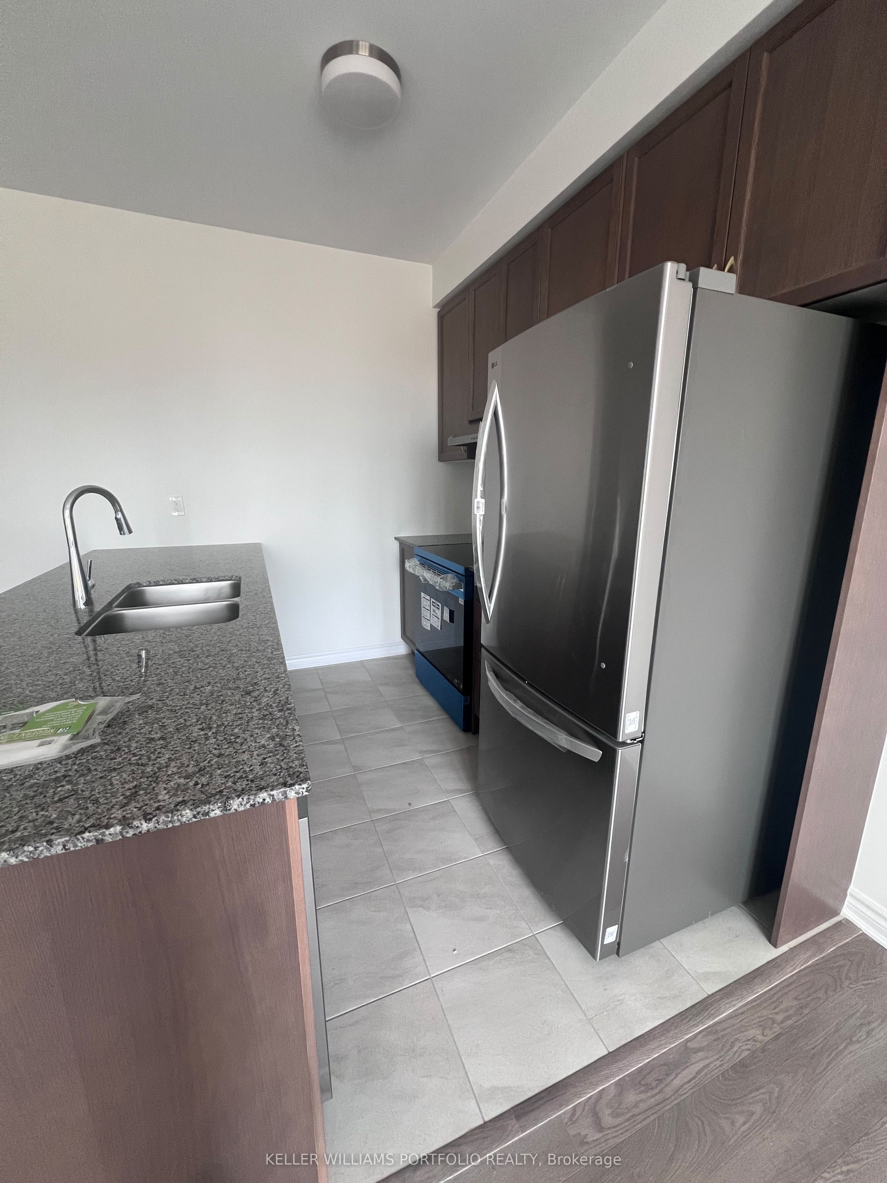 8 Thornbird Crescent Bsmt Property Photo 2