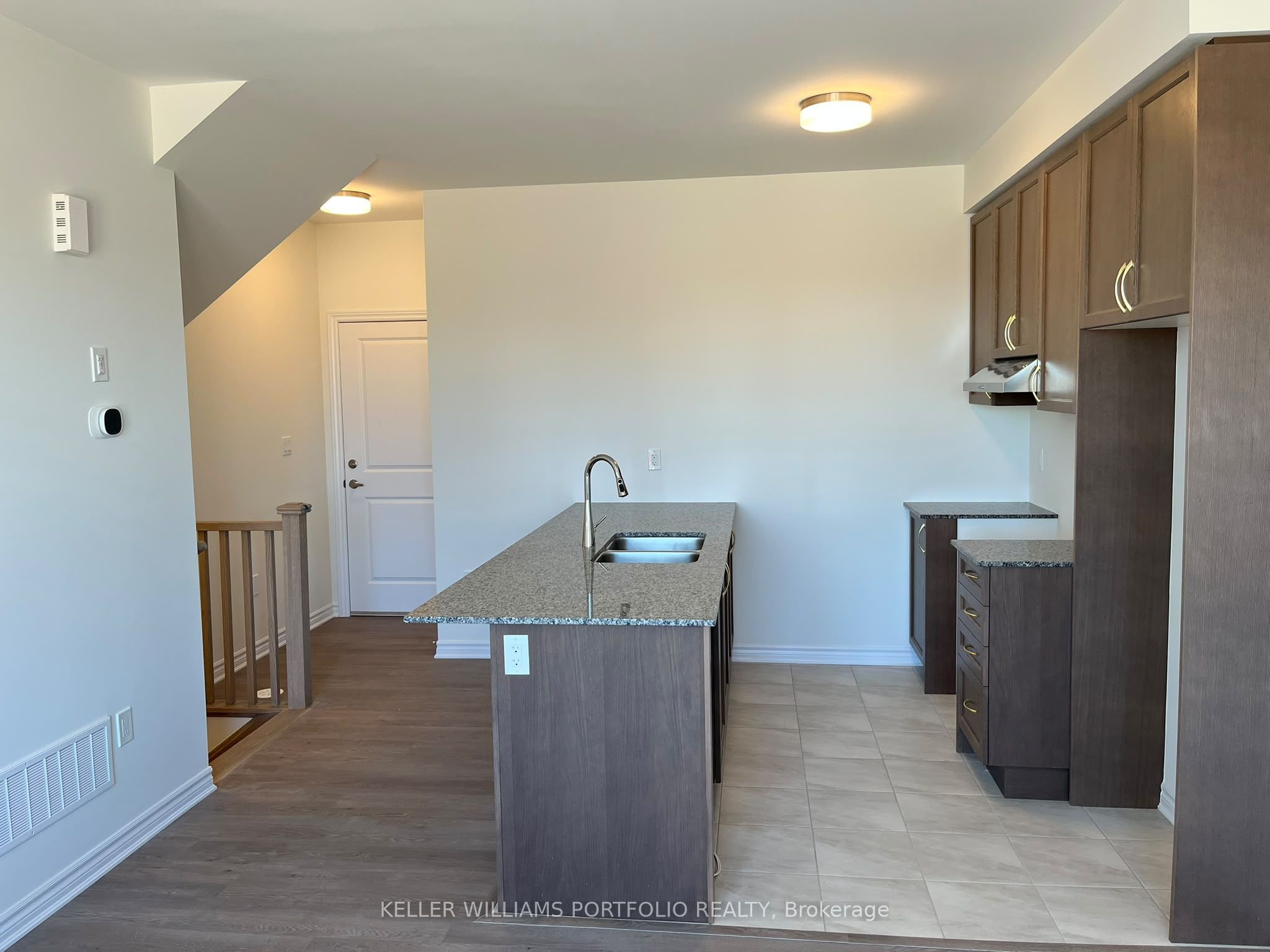 8 Thornbird Crescent Bsmt Property Photo 9