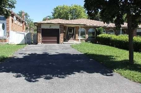 31 Manitou Crescent Property Photo 1