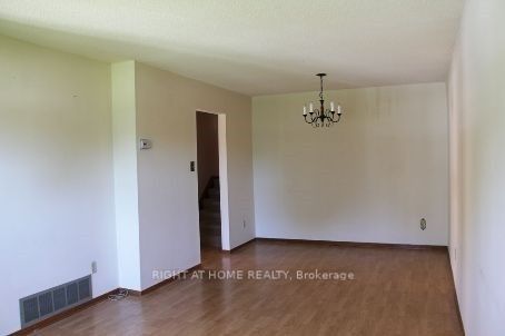 31 Manitou Crescent Property Photo 3