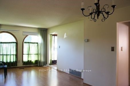31 Manitou Crescent Property Photo 4