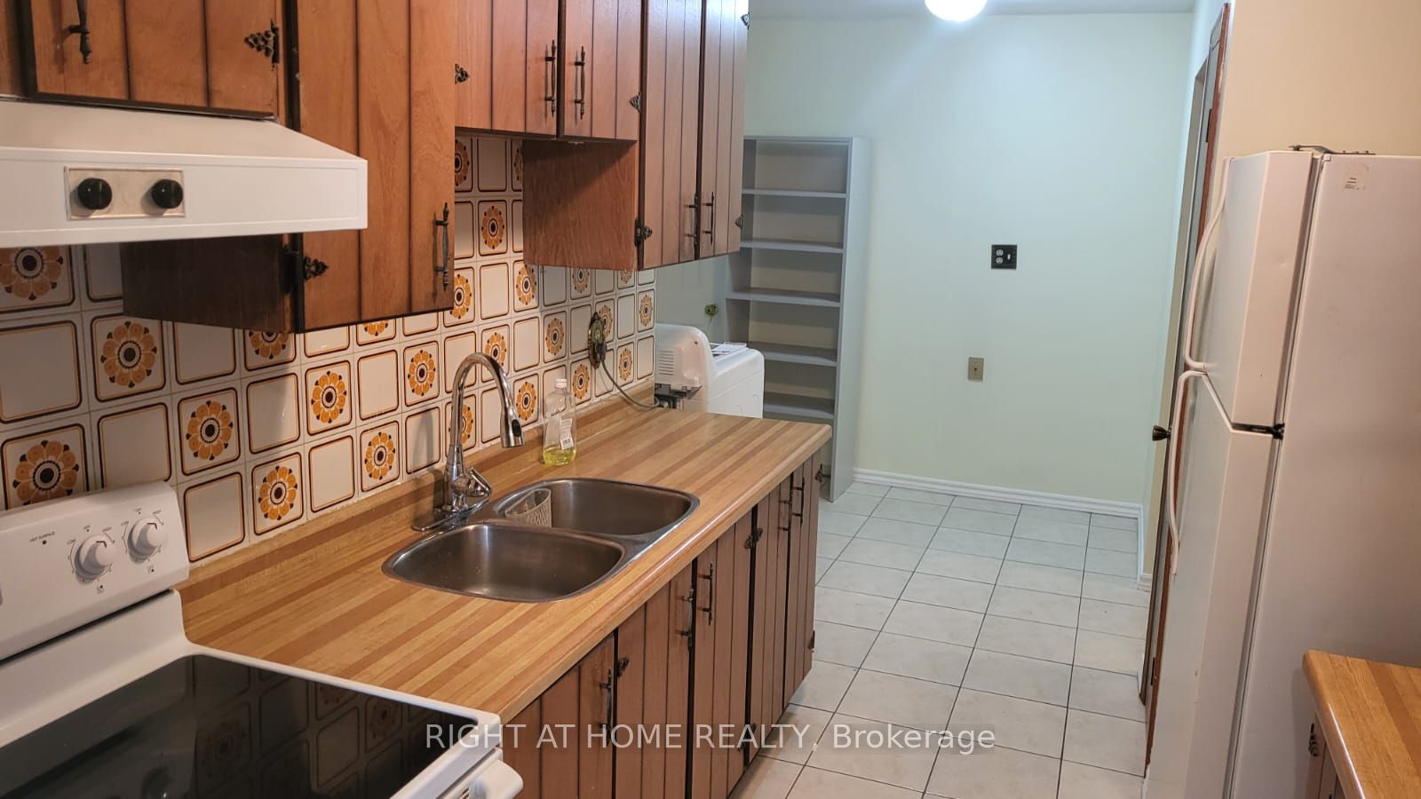 31 Manitou Crescent Property Photo 6