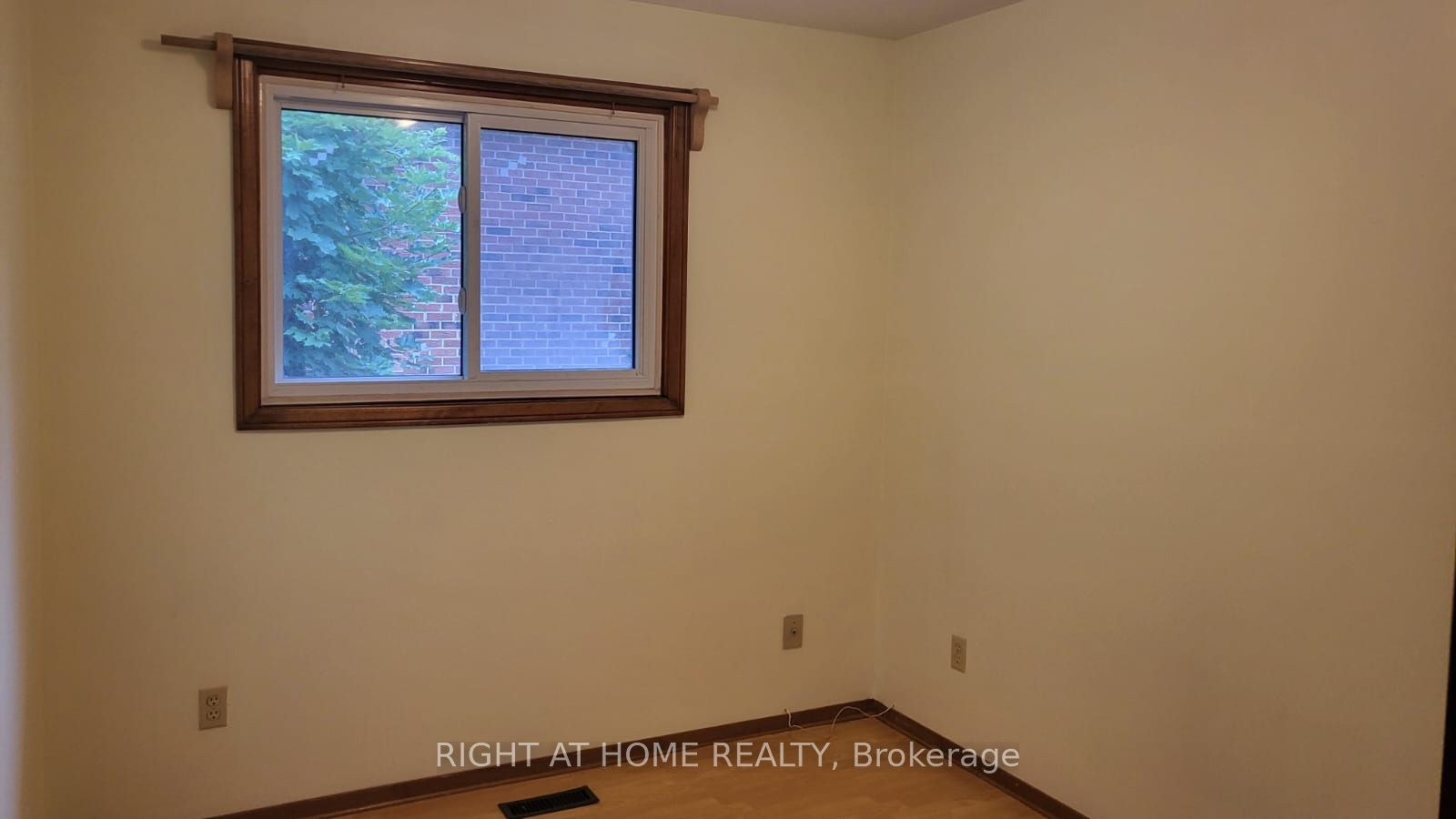 31 Manitou Crescent Property Photo 10