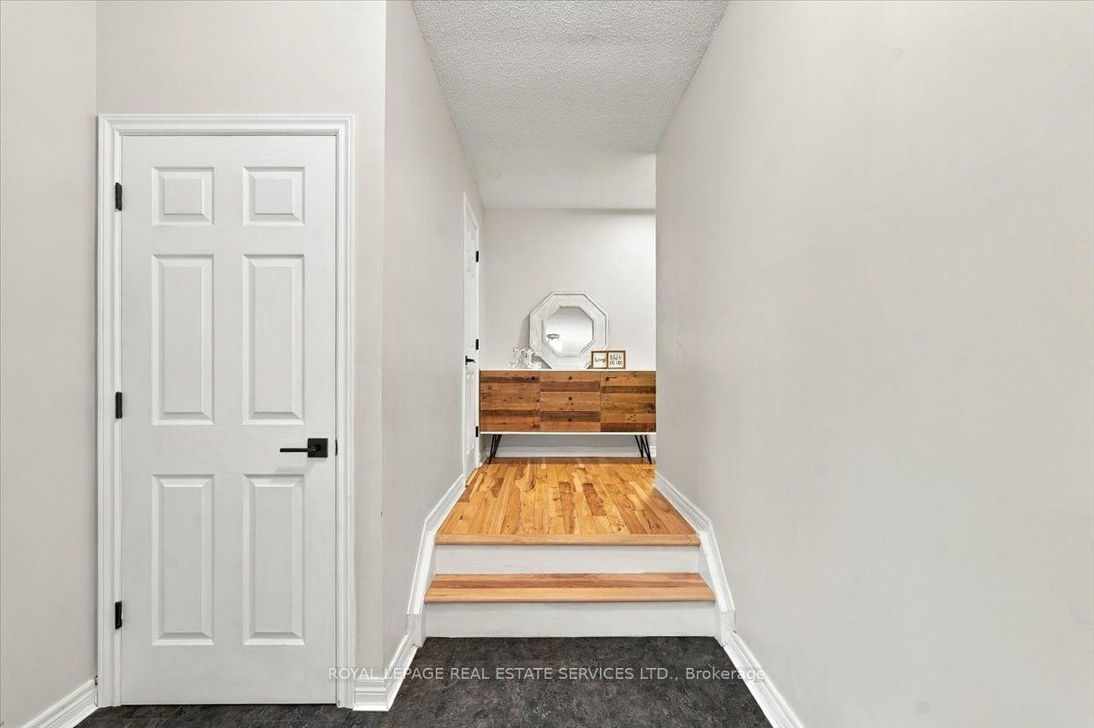2182 Margot Street Property Photo 3