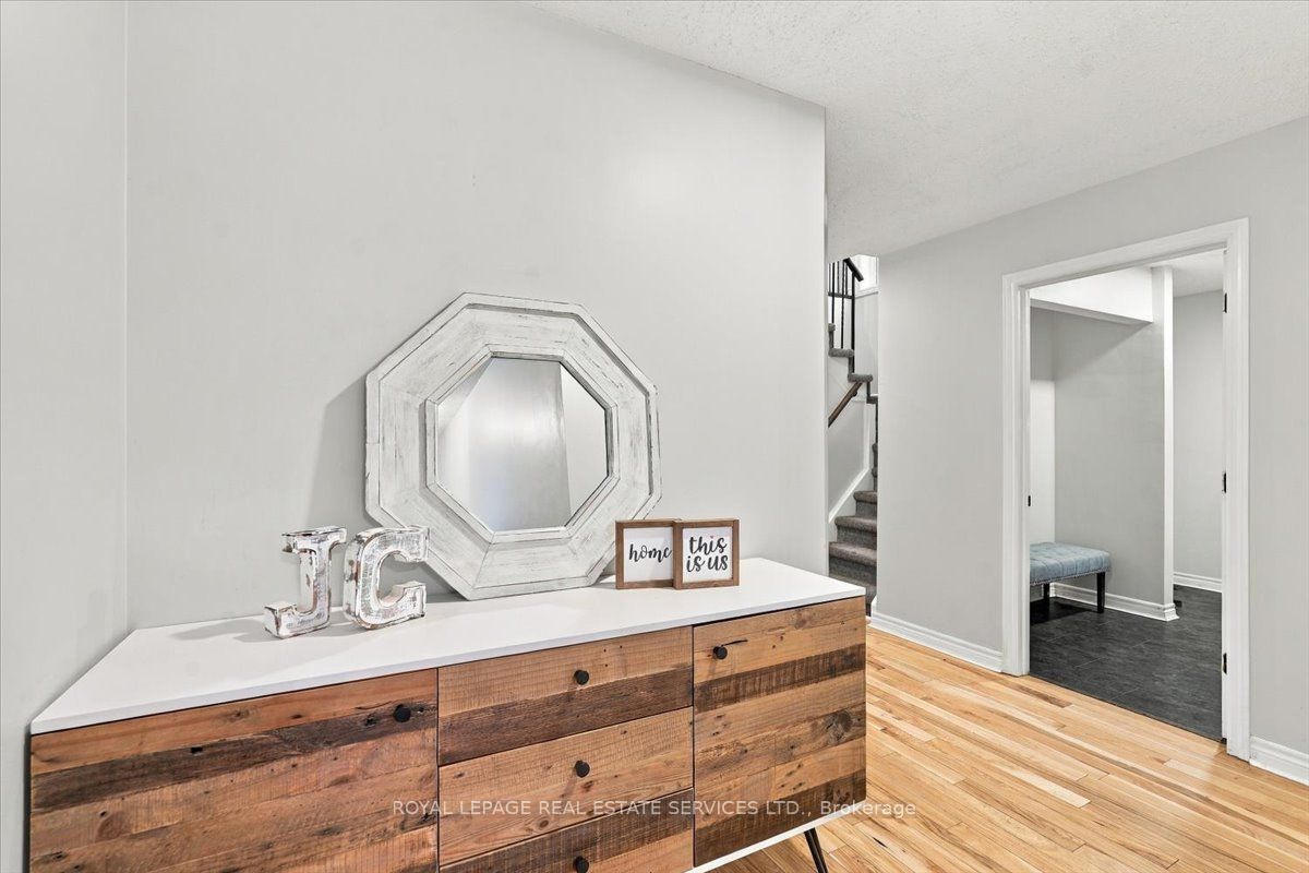 2182 Margot Street Property Photo 4