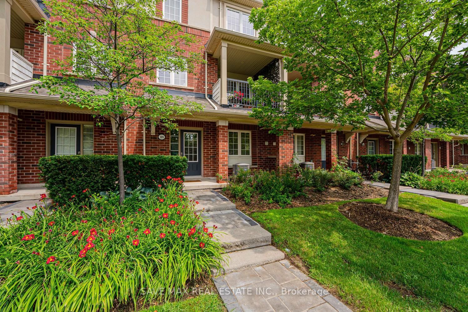 109 Georgian Drive 21 Property Photo 2