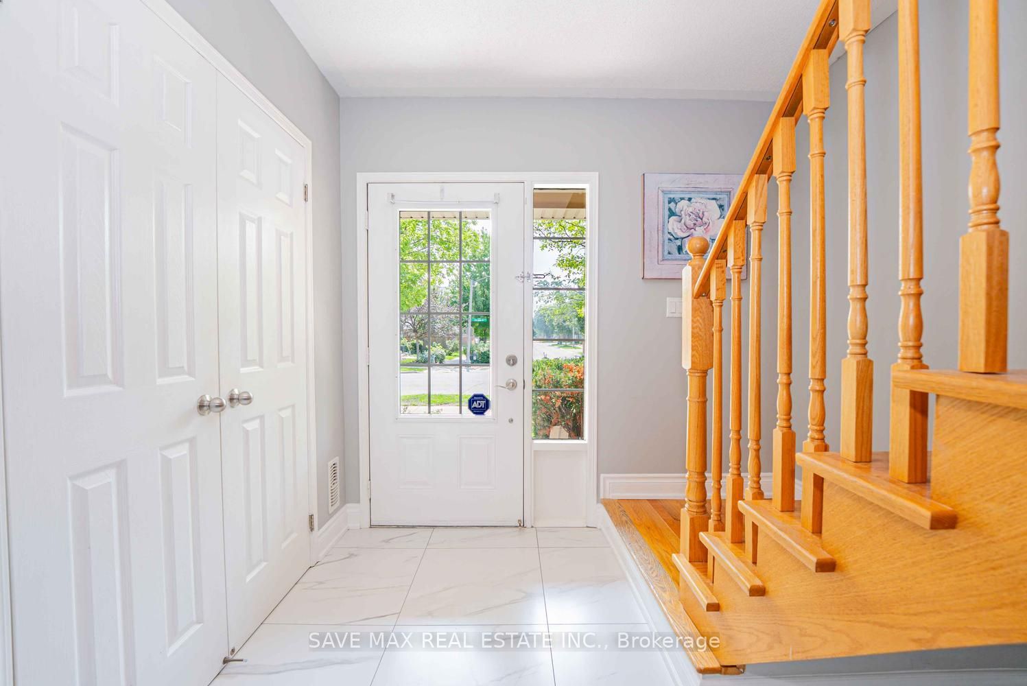109 Georgian Drive 21 Property Photo 5