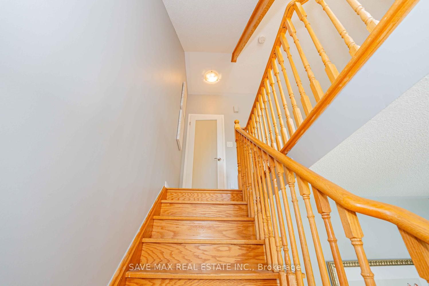109 Georgian Drive 21 Property Photo 6