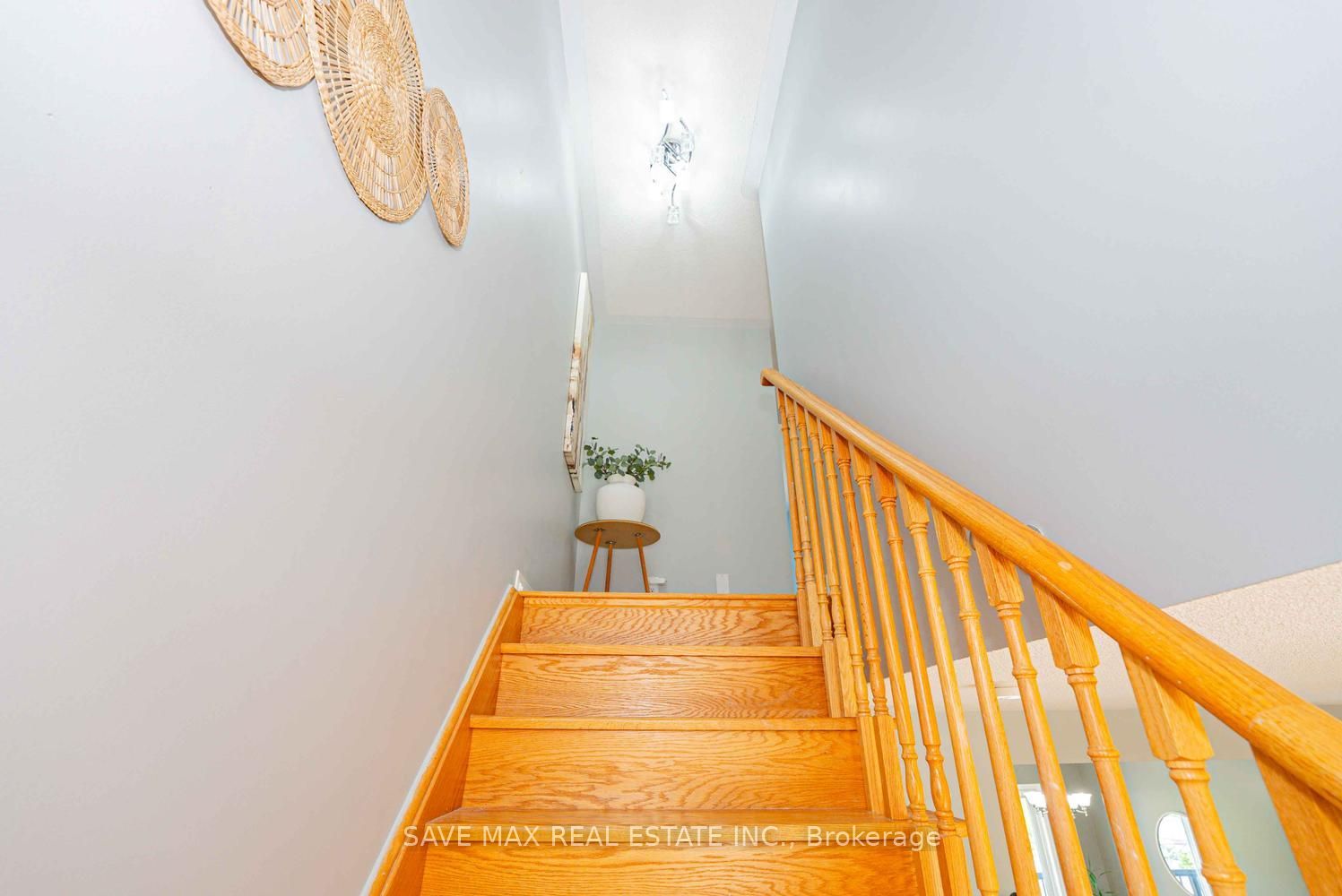 109 Georgian Drive 21 Property Photo 24