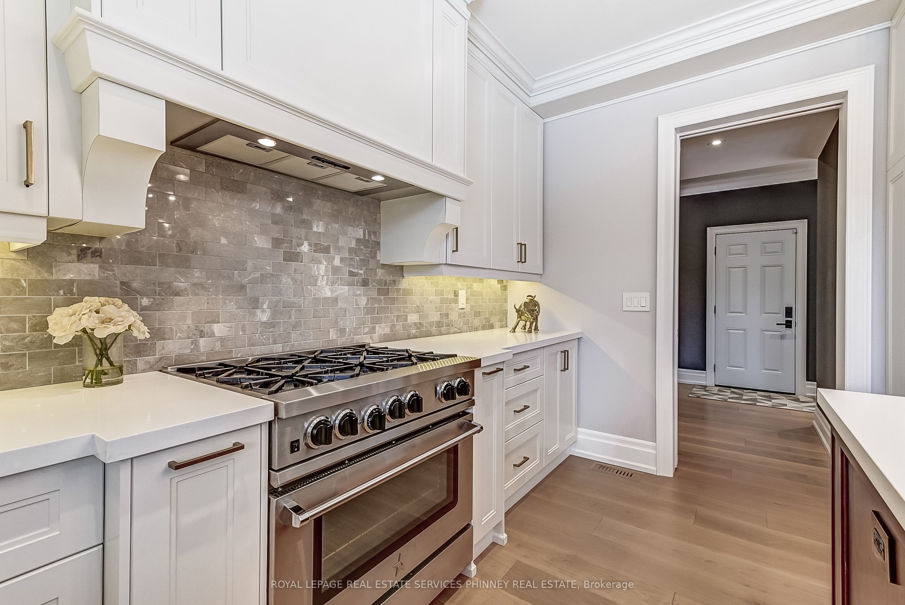 1569 Wembury Road Property Photo 18