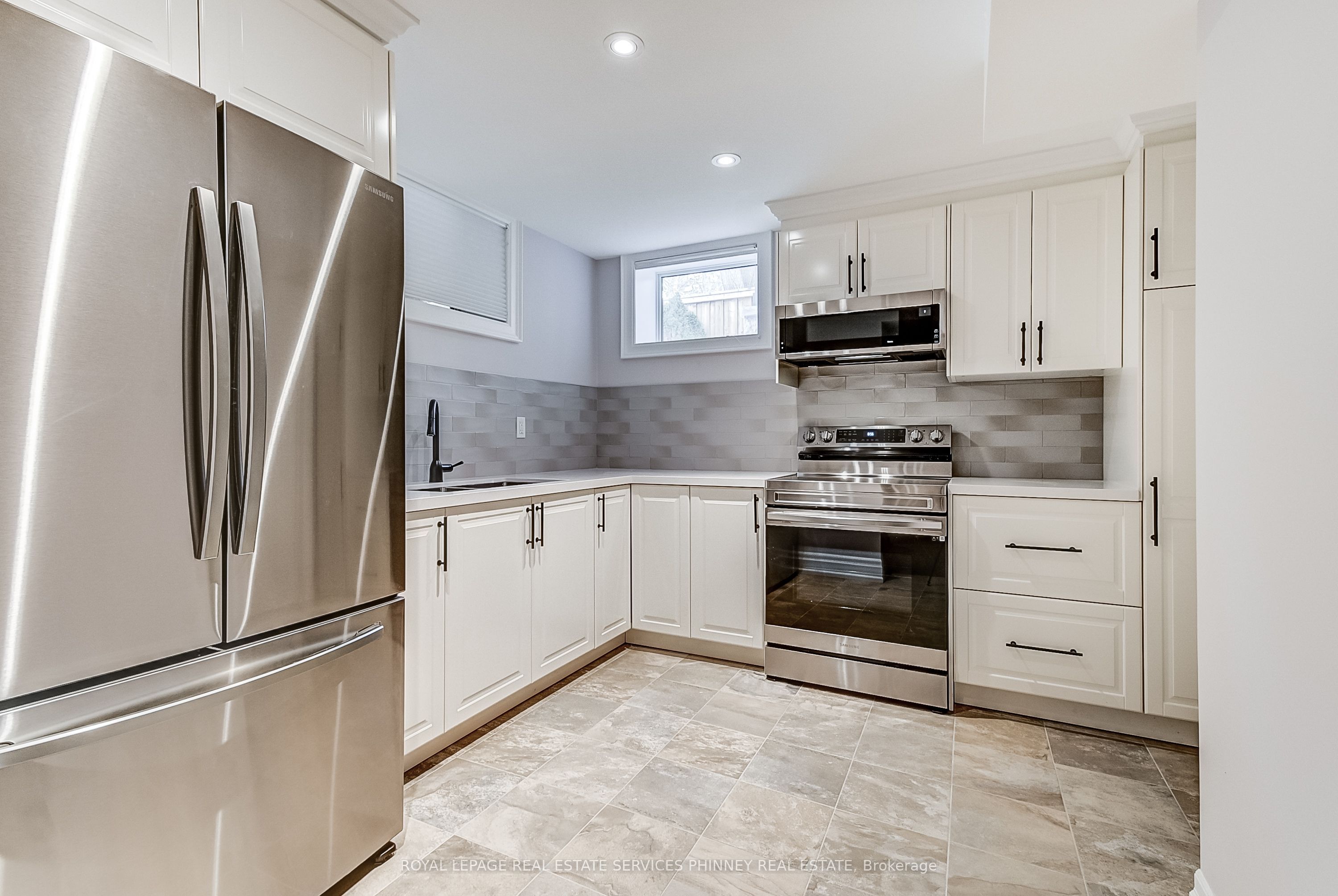 1569 Wembury Road Property Photo 33