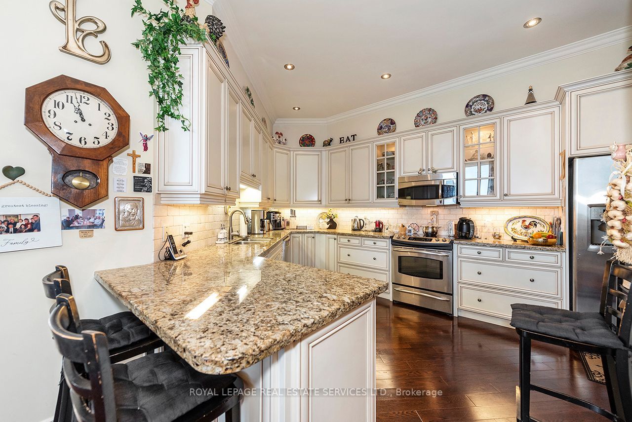 25 Earlington Avenue 601 Property Photo 11
