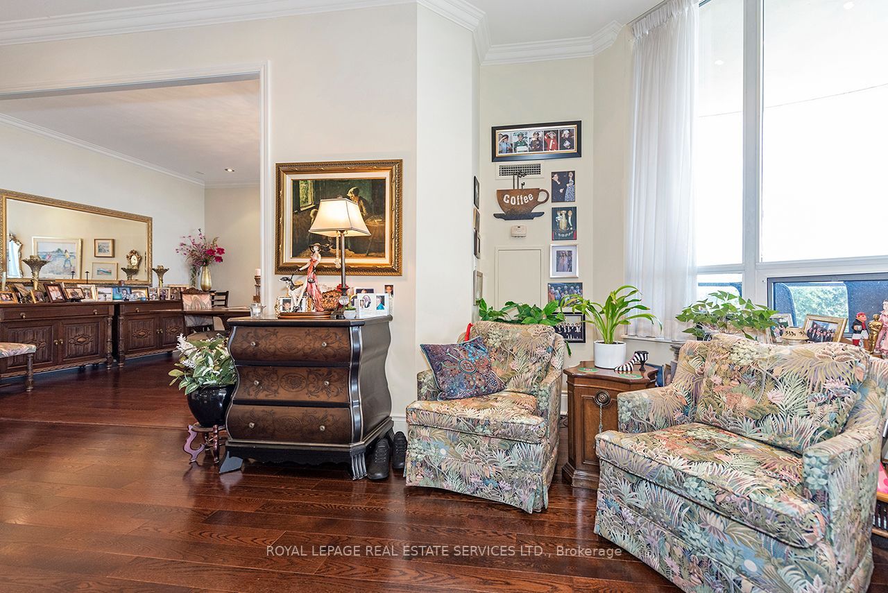 25 Earlington Avenue 601 Property Photo 17