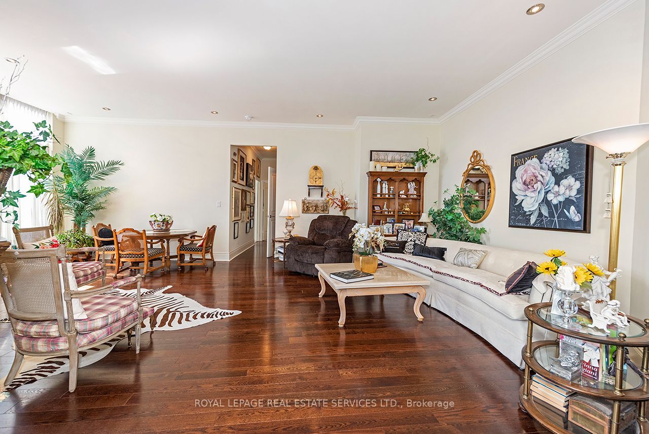 25 Earlington Avenue 601 Property Photo 18