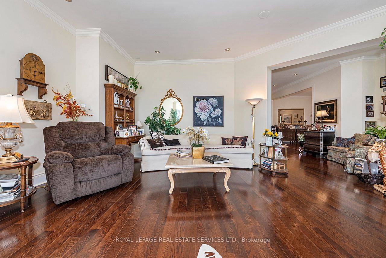 25 Earlington Avenue 601 Property Photo 19