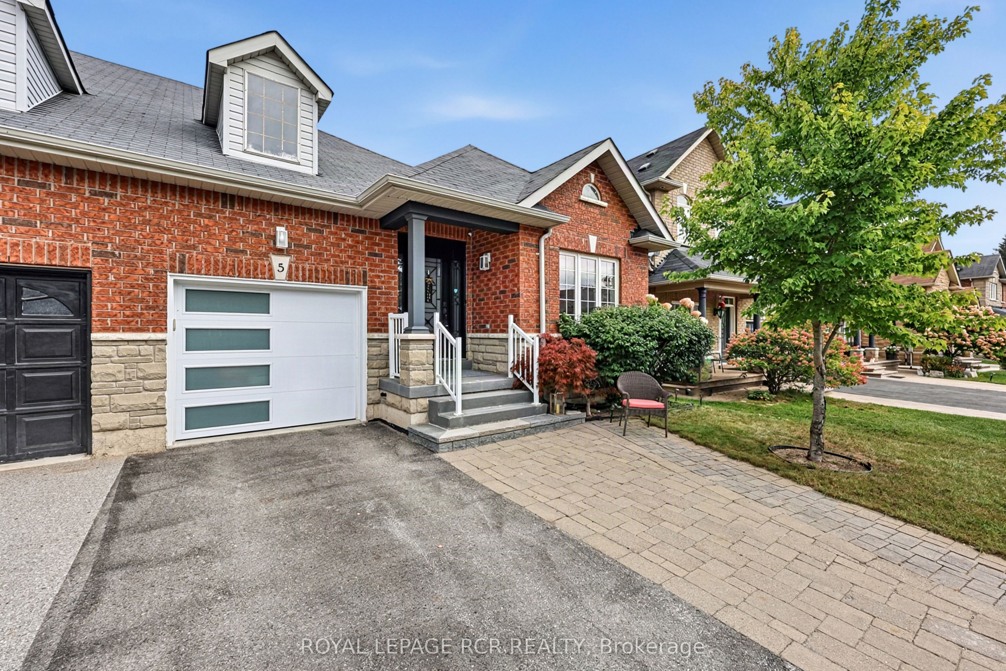 5 Borland Crescent Property Photo 1