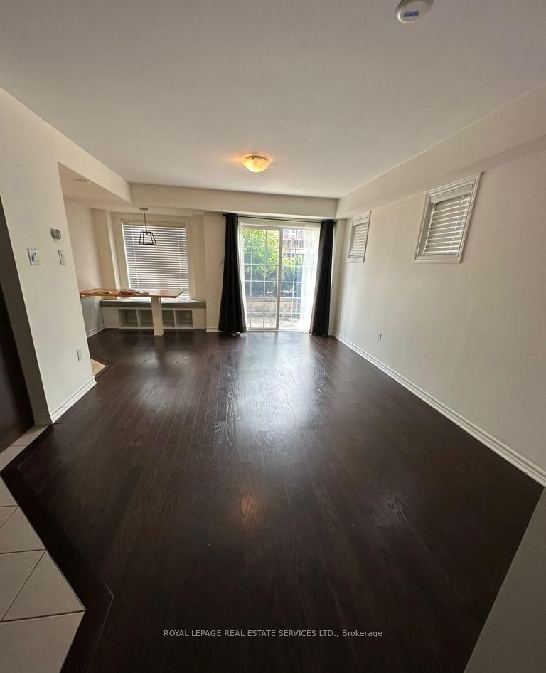 2441 Greenwich Drive 57 Property Photo 4