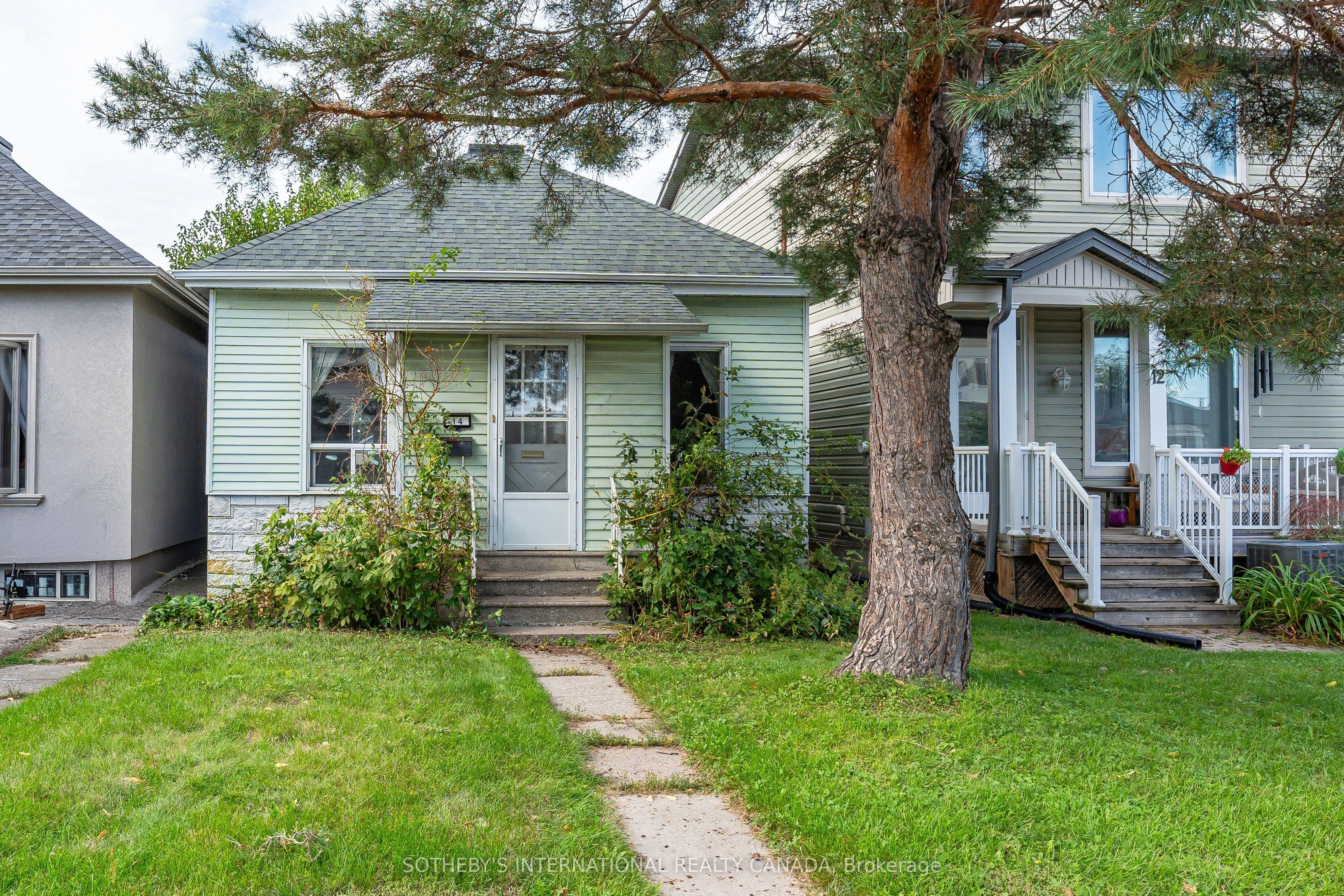 14 Marshall Boulevard
