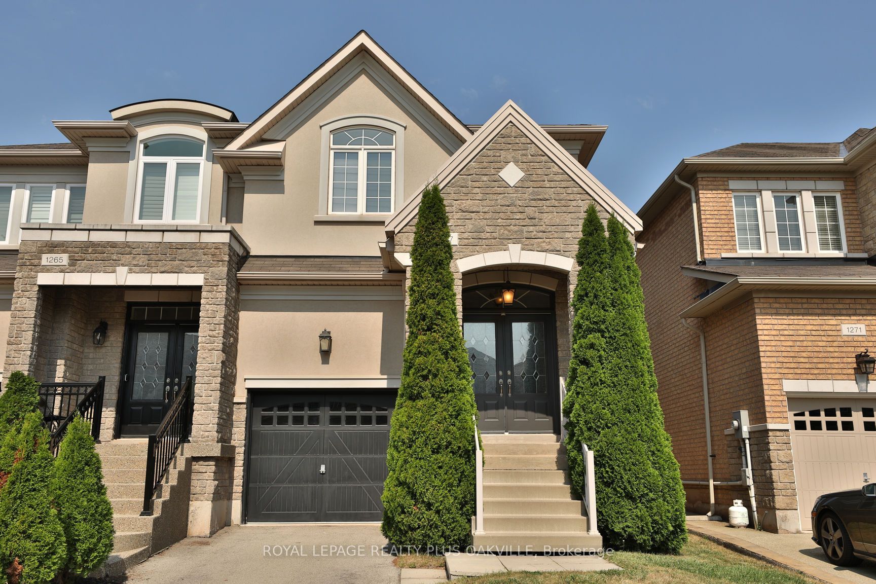 1267 Jezero Crescent Property Photo 1