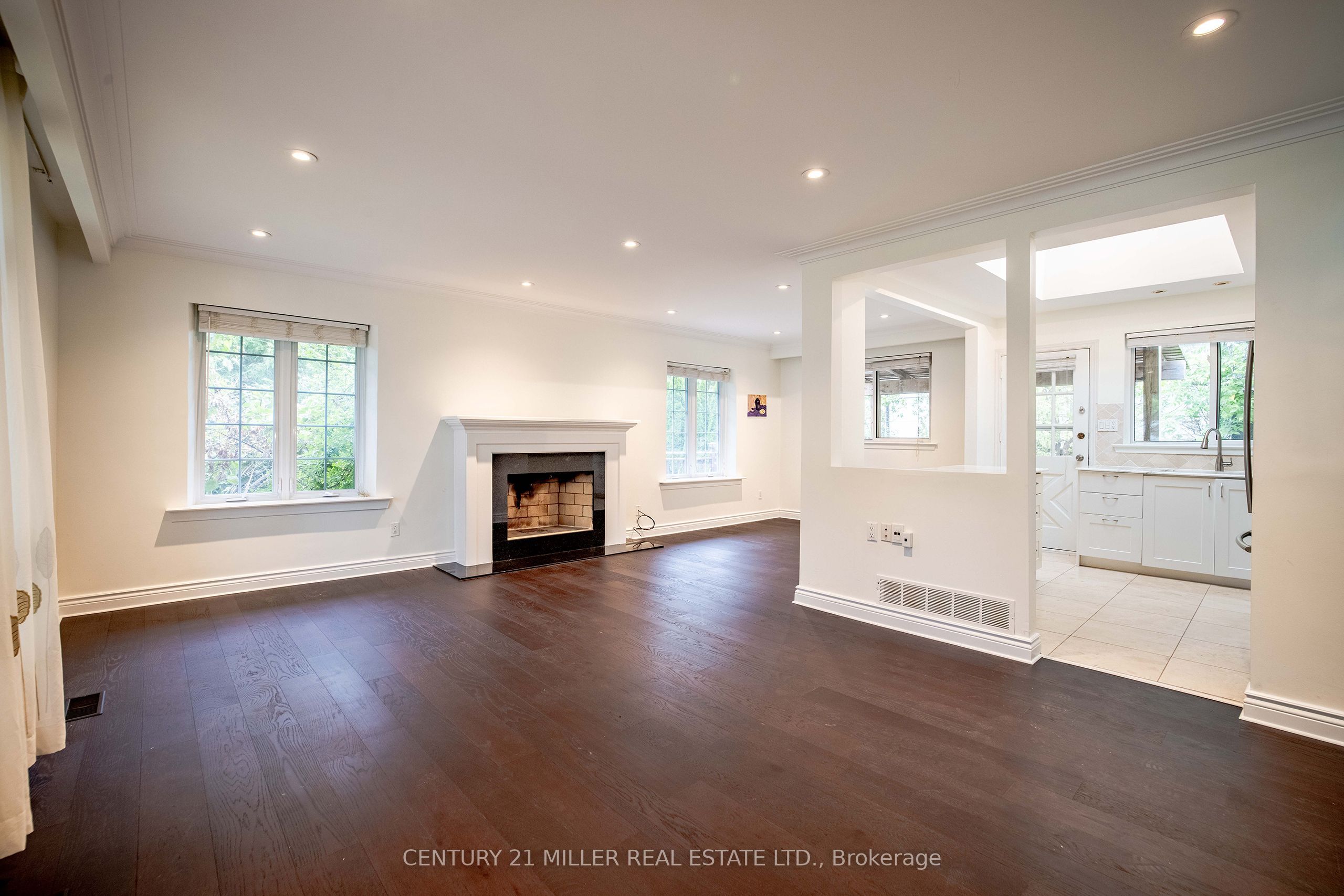 2039 Wakely Street Property Photo 3