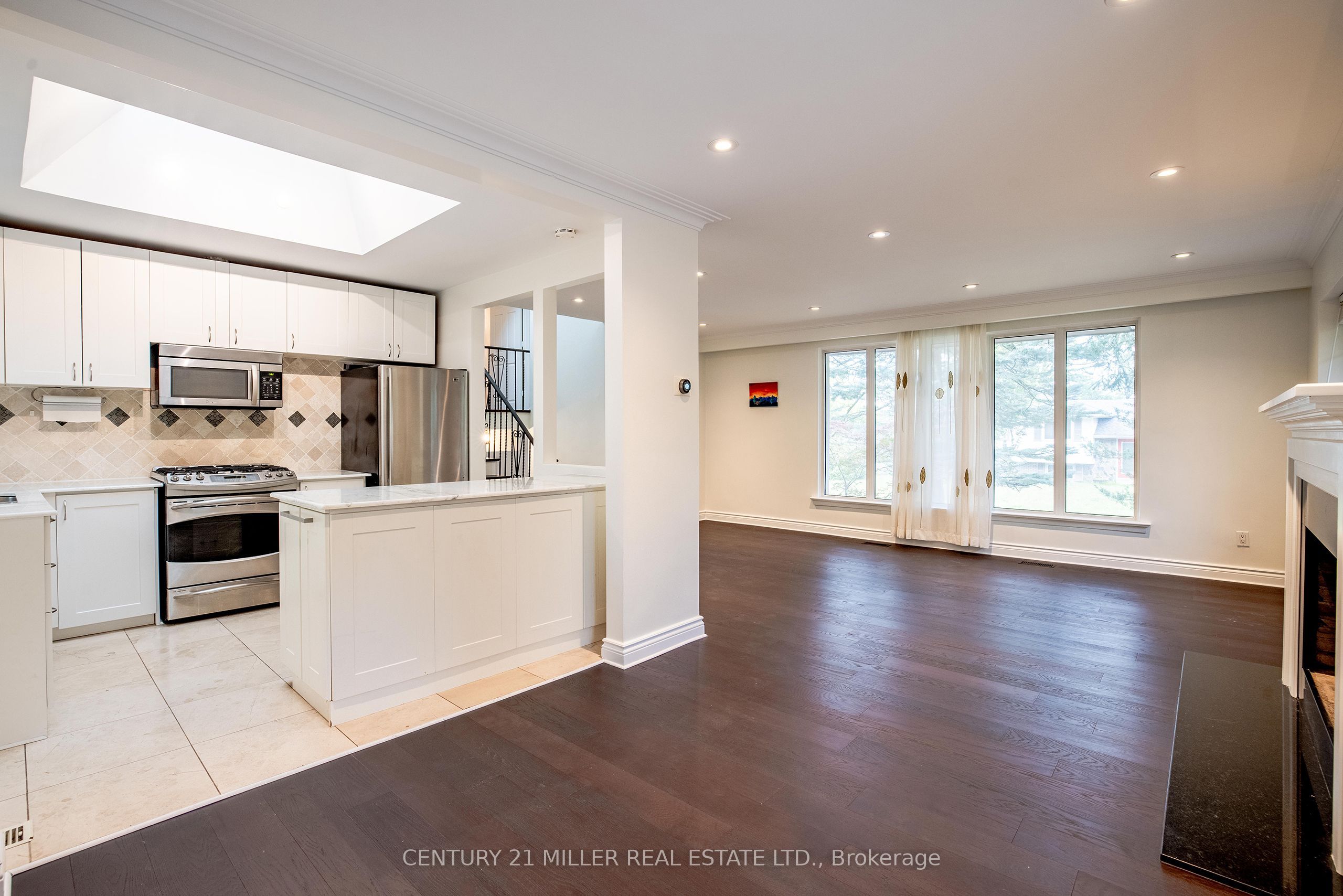 2039 Wakely Street Property Photo 5
