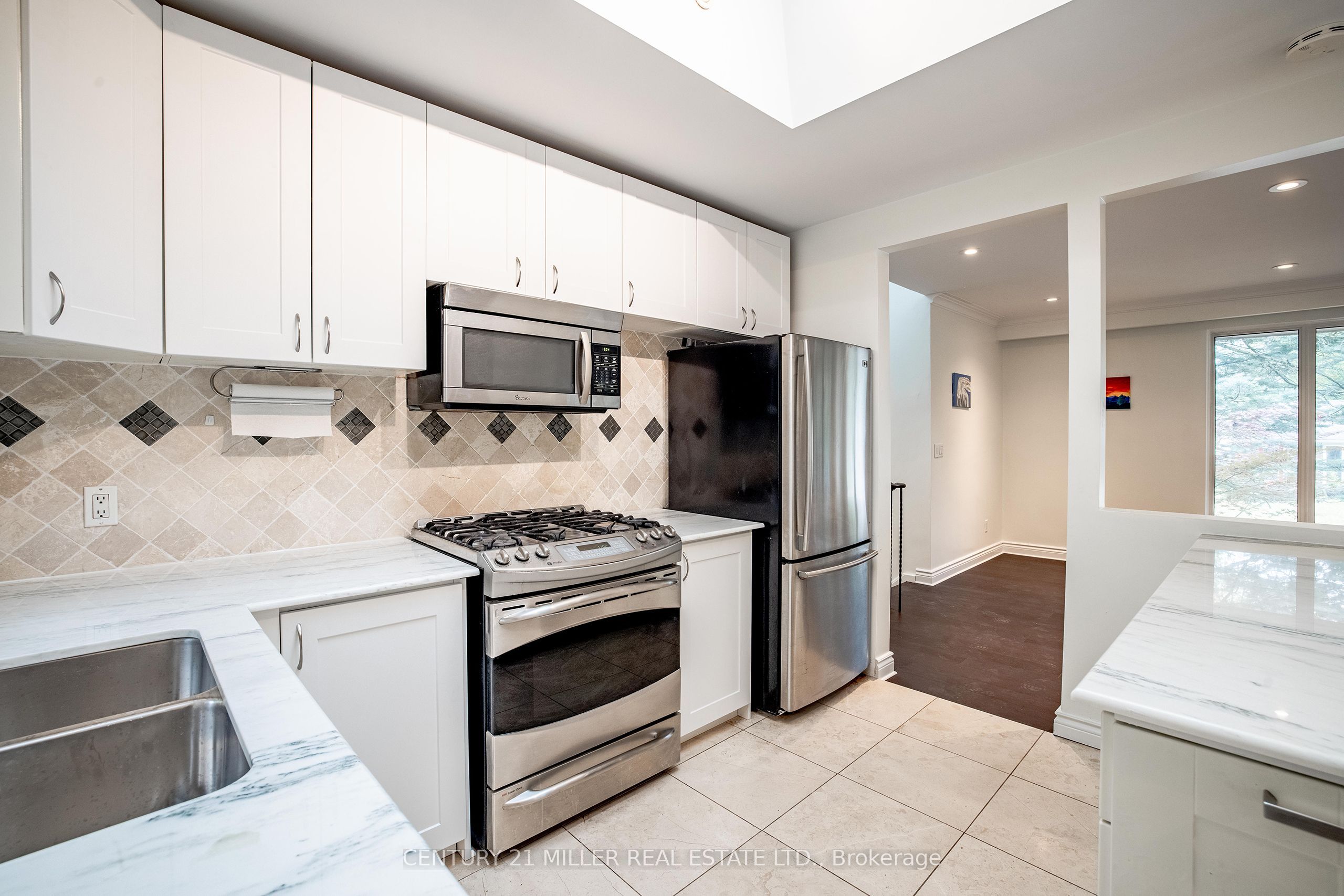 2039 Wakely Street Property Photo 7